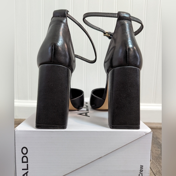 Aldo Size 8 Black Leather Block Heels Pumps Ankle Strap Padded Insole LIKE NEW - Picture 3 of 7